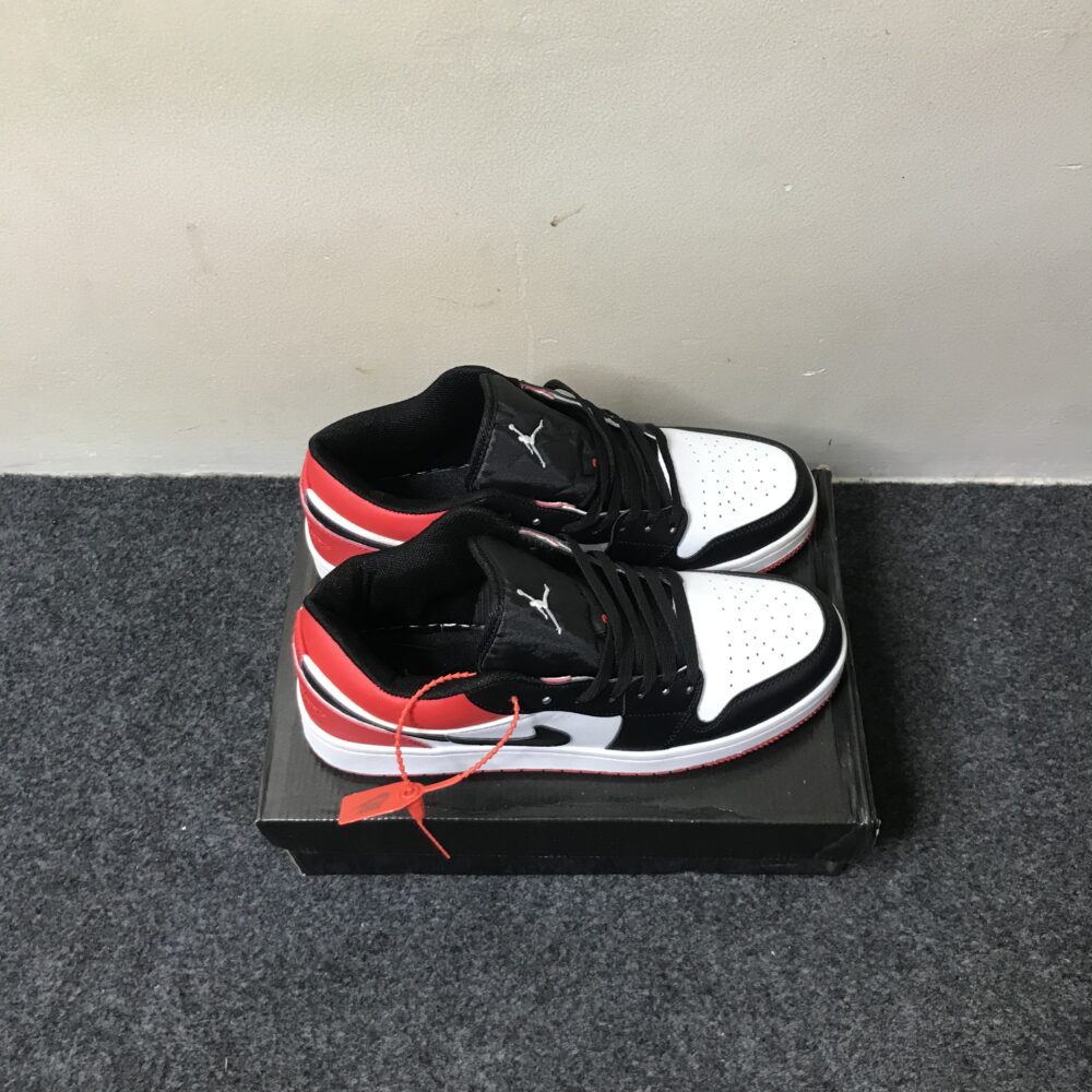 Air Jordan 1 Low "Bred Toe"