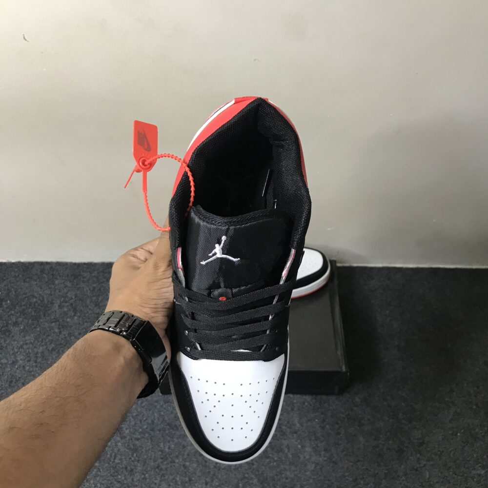 Air Jordan 1 Low "Bred Toe"