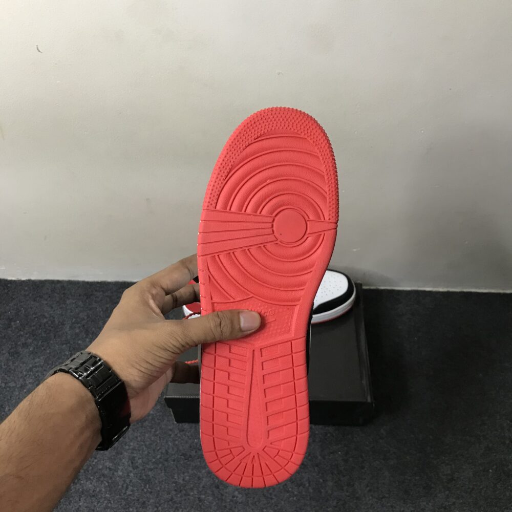 Air Jordan 1 Low "Bred Toe"