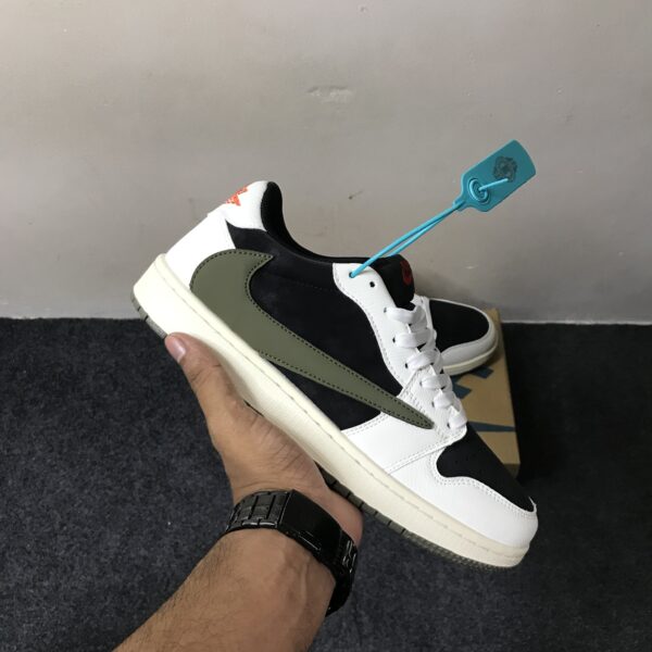 IMG_6009 Travis Scott x Air Jordan 1 Low "Medium Olive"
