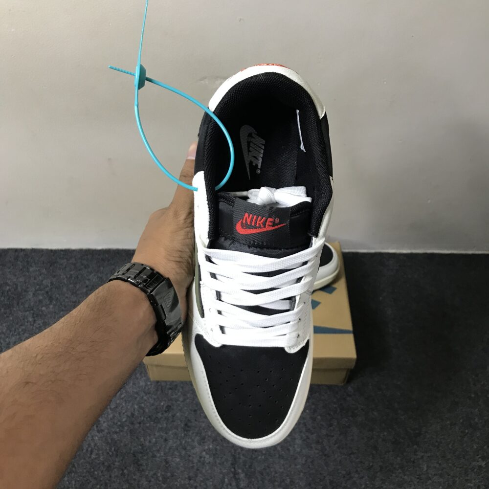 Travis Scott x Air Jordan 1 Low "Medium Olive"