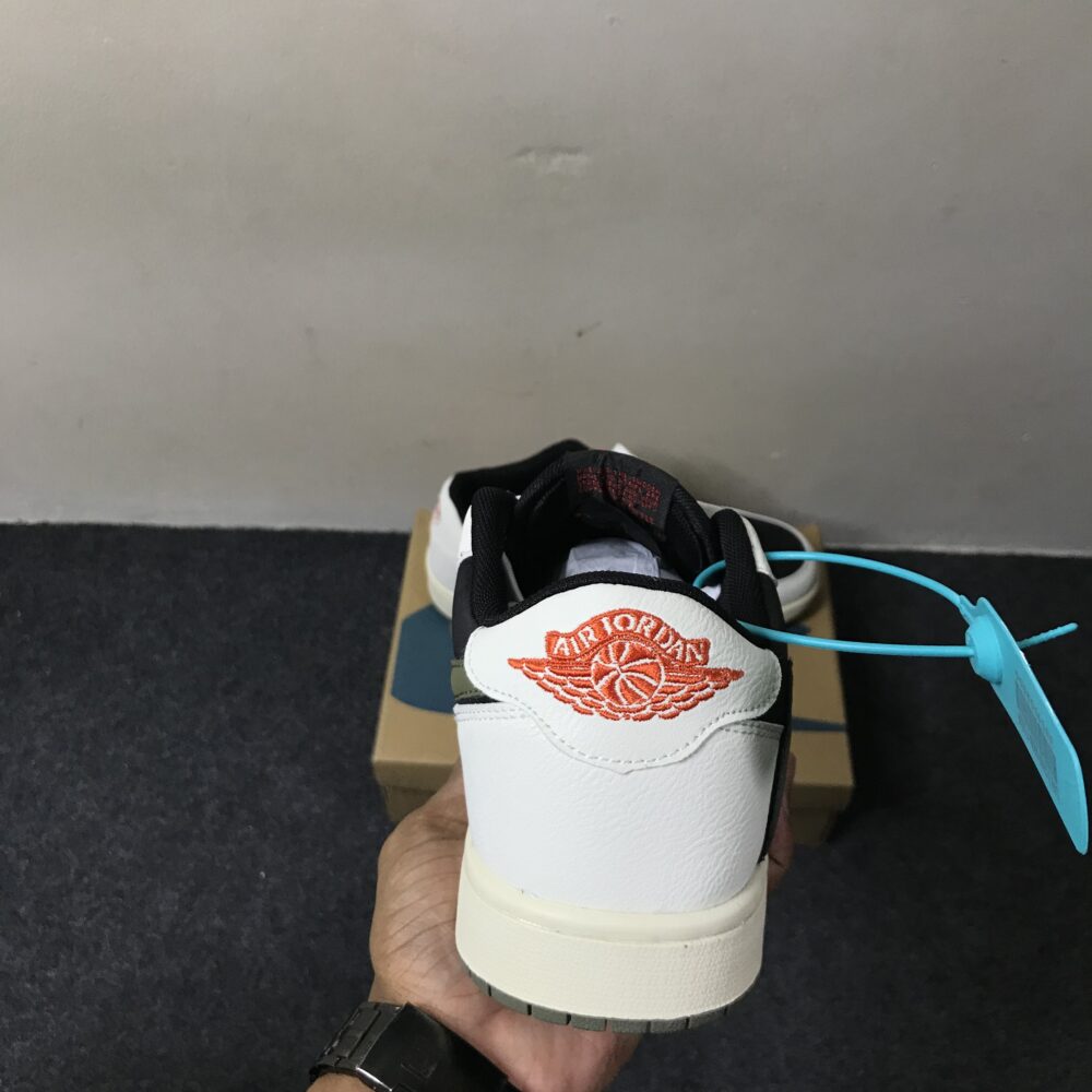 Travis Scott x Air Jordan 1 Low "Medium Olive"