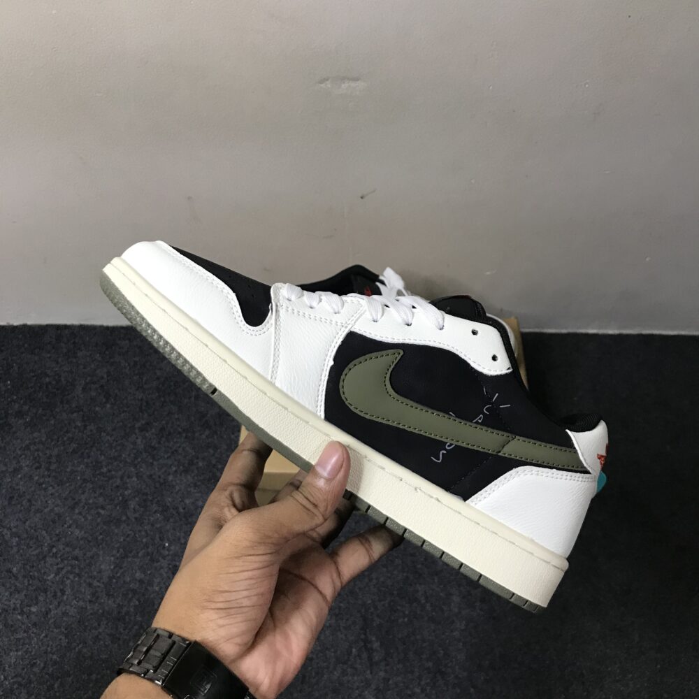 Travis Scott x Air Jordan 1 Low "Medium Olive"