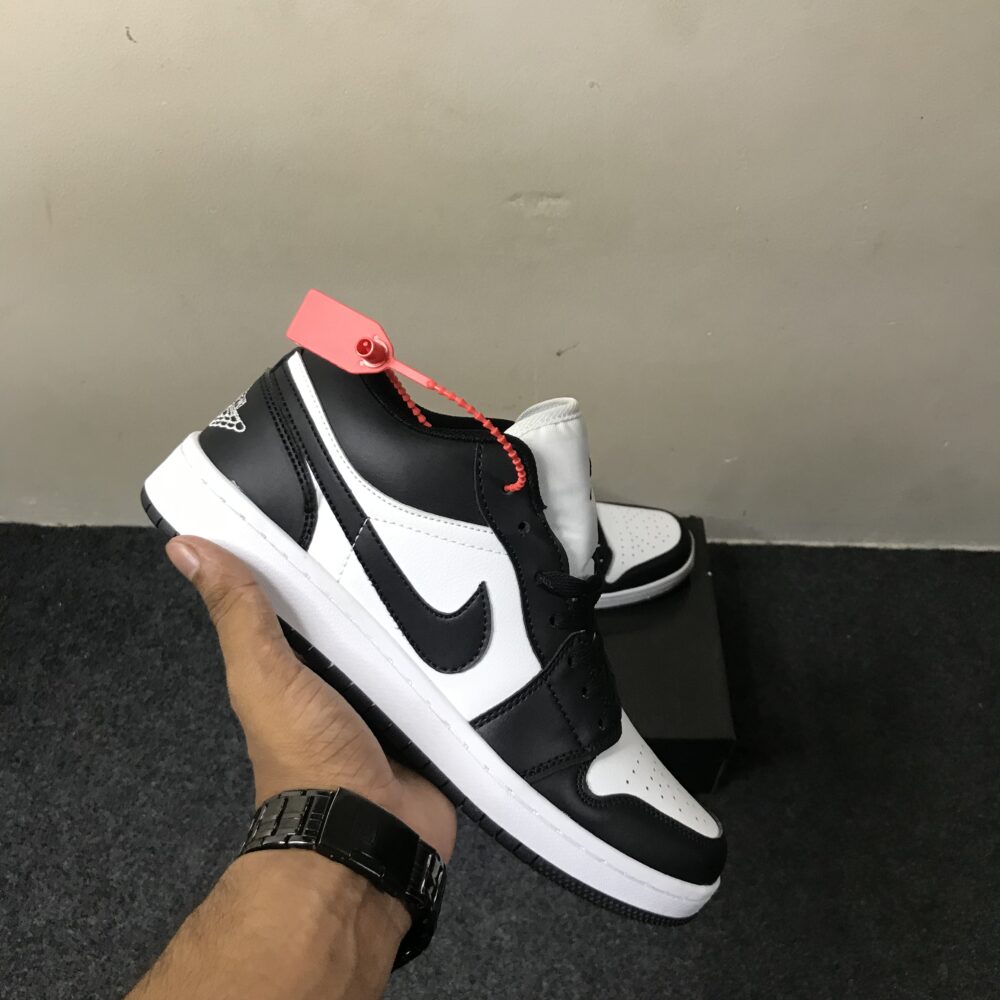 Air Jordan 1 Low "Panda"
