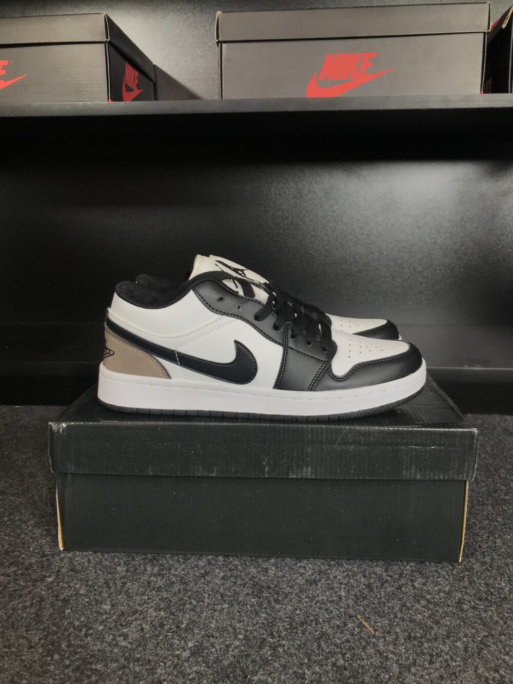 Air Jordan 1 Low "Mocha"
