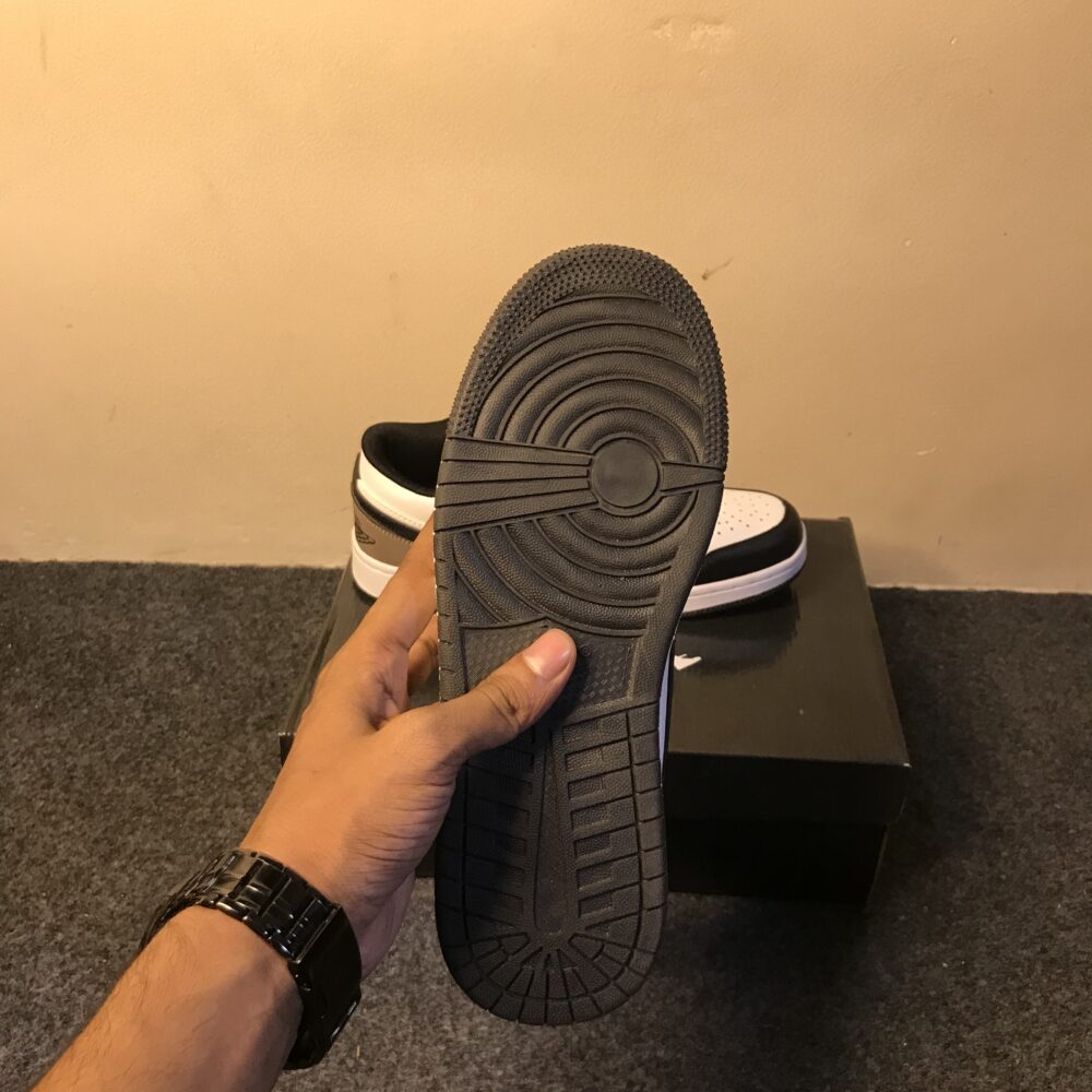Air Jordan 1 Low "Mocha"