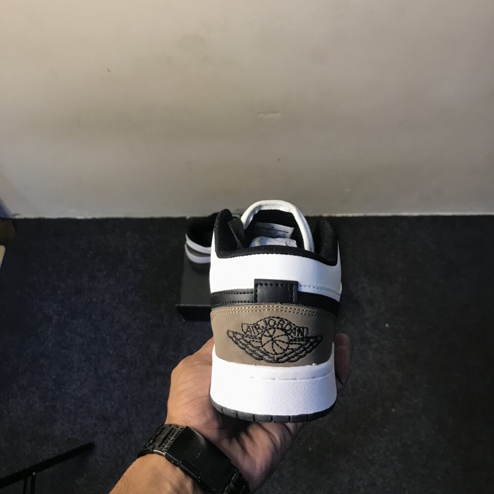 Air Jordan 1 Low "Mocha"