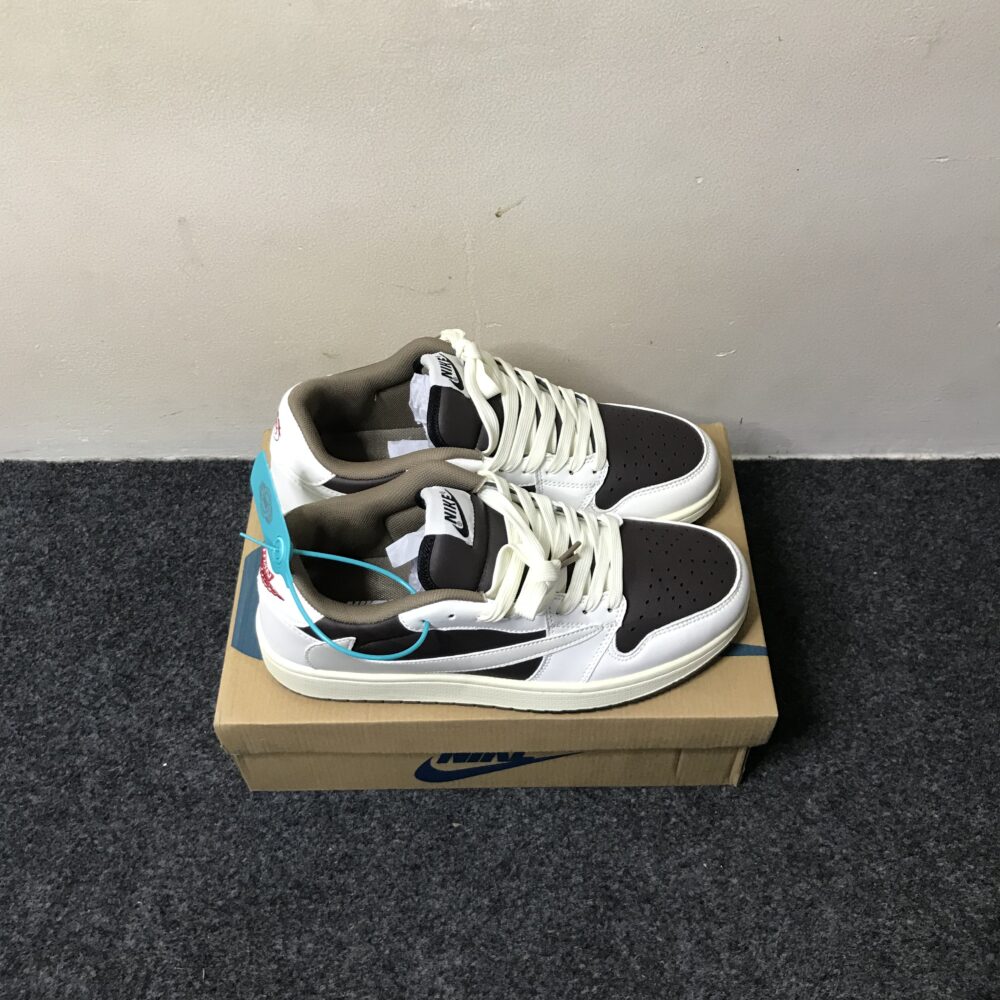 Travis Scott x Air Jordan 1 Low "Reverse Mocha"